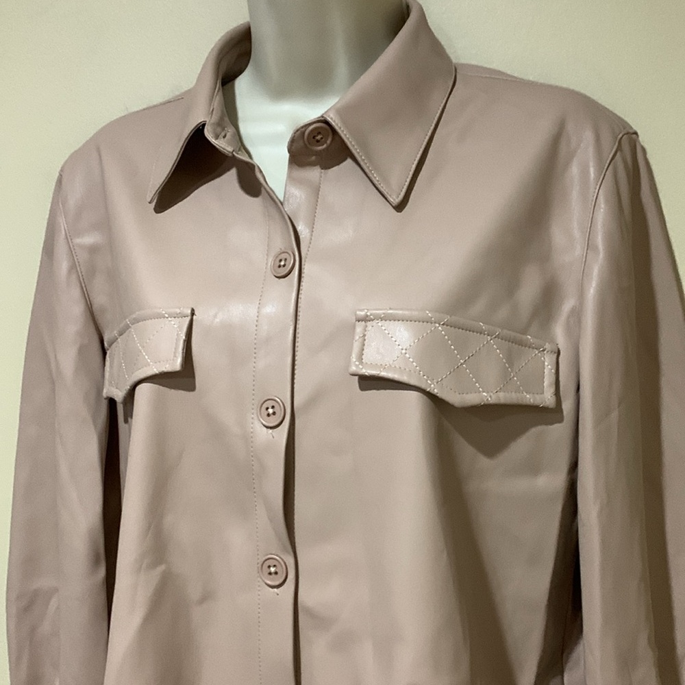 Buttery soft Vegan leather top - Picture 5 of 10